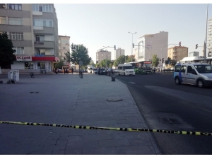 Şüpheli Çanta Polisi Harekete Geçirdi