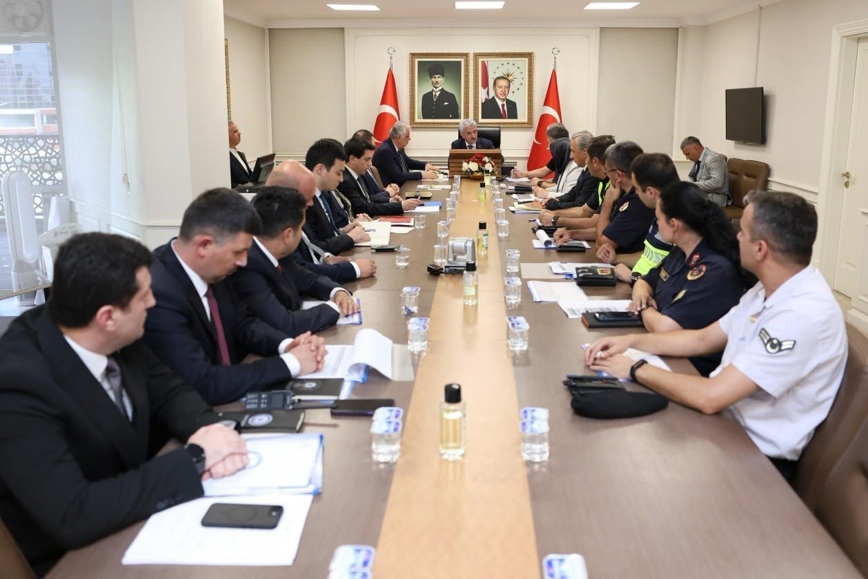 duzce-de-okul-bahce-gorevlileri-icin-guvenlik-toplantisi