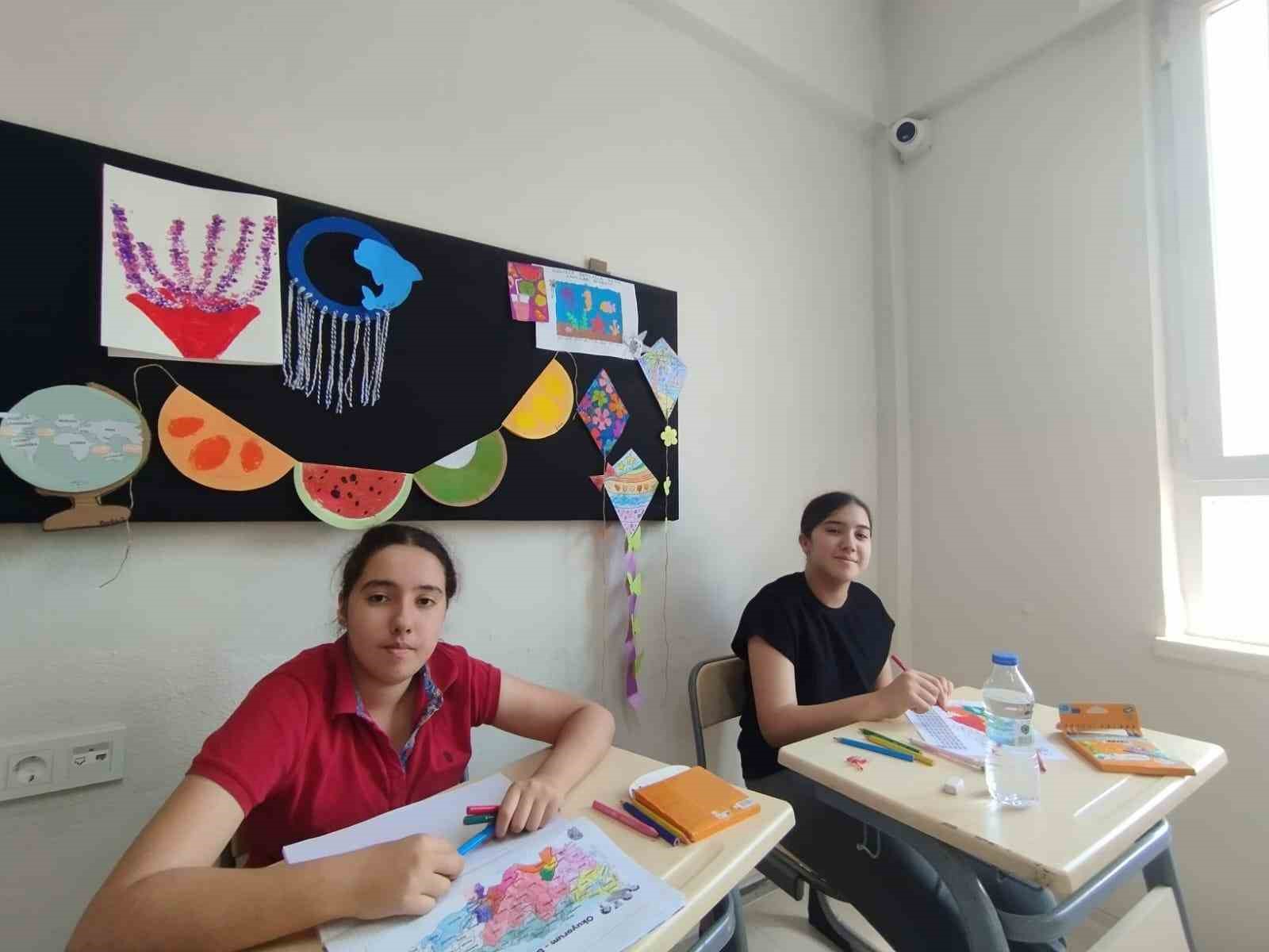 kemer-de-ozel-bireyler-mola-evi-nde-sosyallesiyor