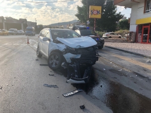 Başkent’te Dolmuş Otomobile Çarptı: 7 Yaralı