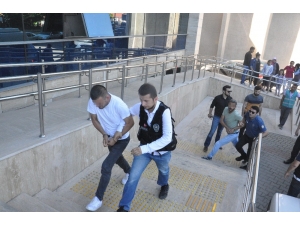 Uyuşturucudan Yakalanan Zanlılar; "Adalet İstiyoruz, Güzel Süsleyin" Dedi