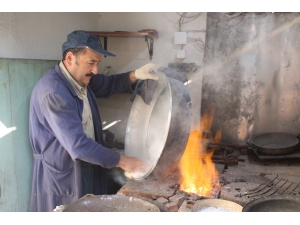 Son Kalay Ustası Mesleğini Tek Başına Yaşatıyor