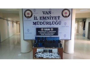 Van’da 250 Bin Tl Değerinde Kaçak Telefon Ve Aksesuarı Ele Geçirildi