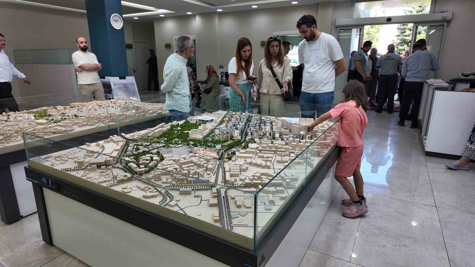 baskan-buyukkilic-in-yakindan-takip-ettigi-sahabiye-de-donusum-hiz-kesmeden-suruyor