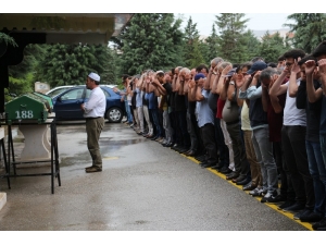 Platonik Aşık Tarafından Öldürülen Öğretmen Ve Kardeşi Son Yolculuğuna Uğurlandı