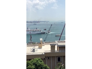 İstanbul Boğazı’nda Üniversite Gemisiyle Şehir Hatları Vapurunda Küçük Çaplı Temas Yaşandı