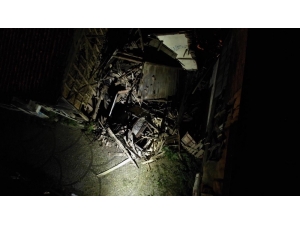 Şile’de İki Katlı Ahşap Bina Çöktü