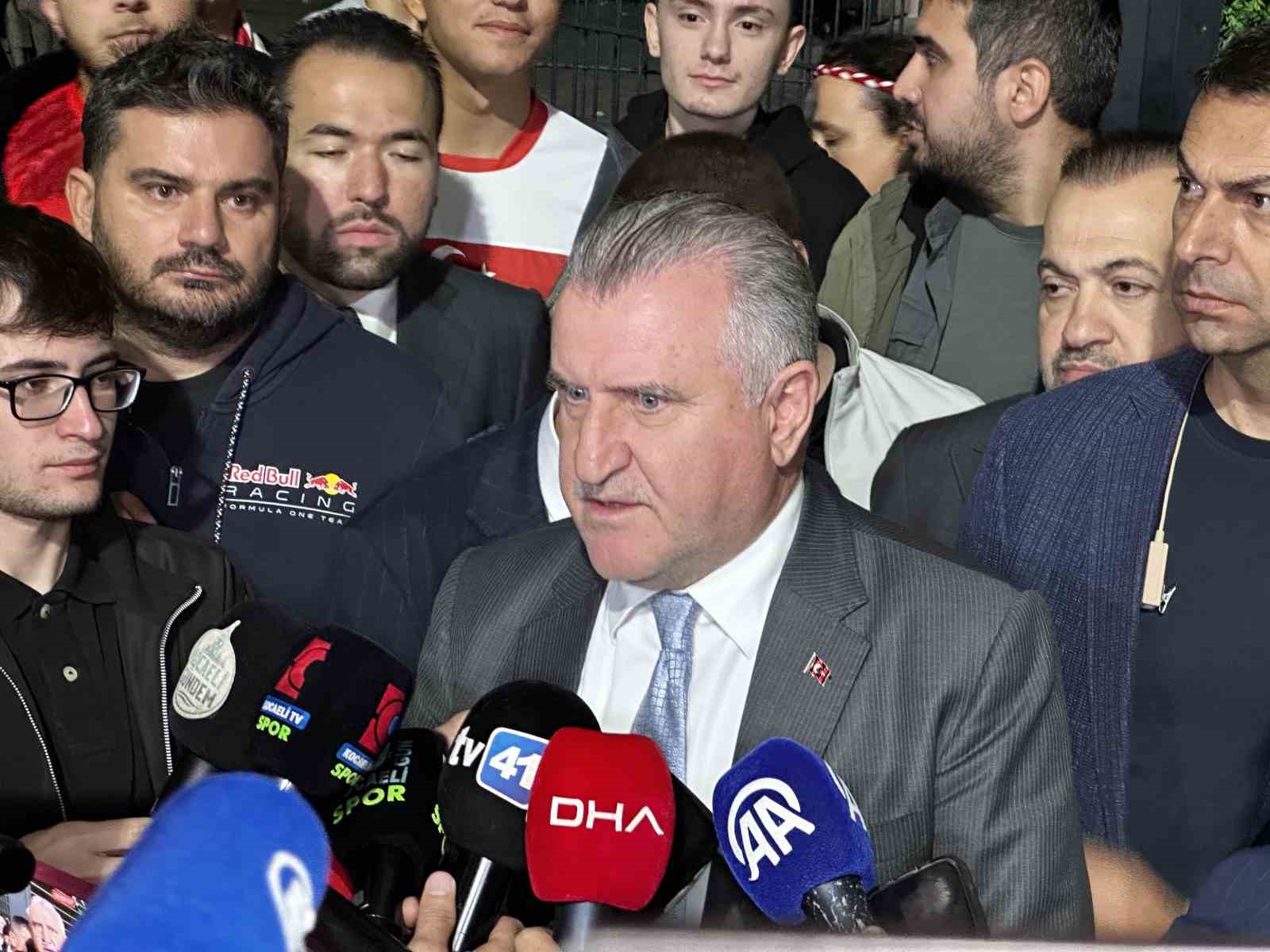 genclik-ve-spor-bakani-bak-turkiye-fransa-macini-degerlendirdi