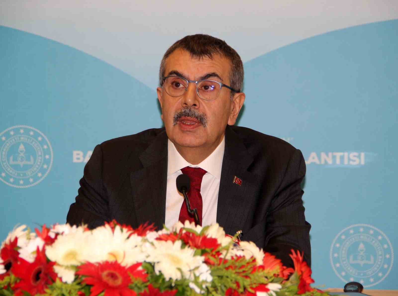 bakan-tekin-ozel-okullarda-ogretmenlerin-ortalama-maasi-40-bin-lira