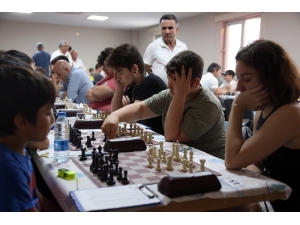 Merkezefendi Belediyesinden İlk Satranç Turnuvası