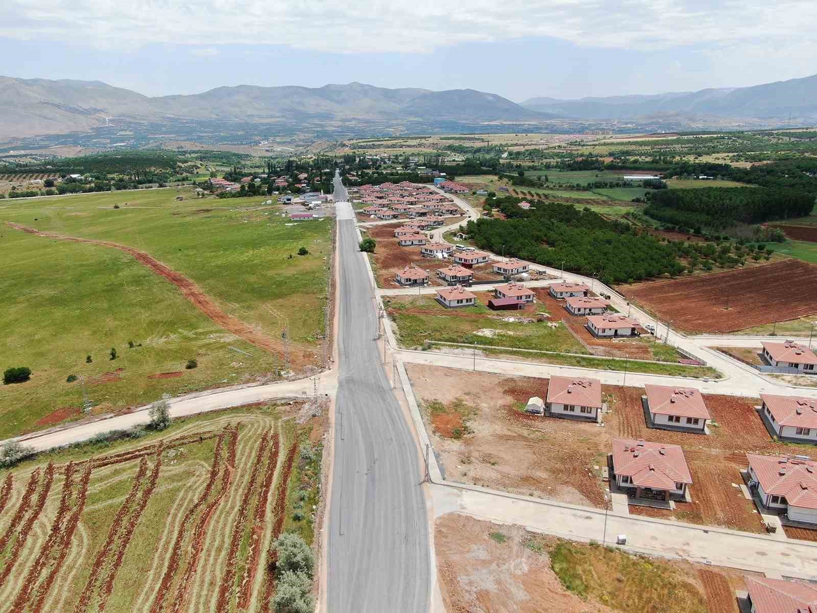 dogansehir-yolkoru-da-tozlu-yol-tarihe-karisti