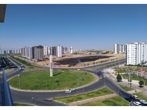 Diyarbakır’da Yanan Tarladan Geriye Kara Toprak Kaldı