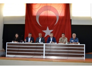 Hilvan’da Muhtarlar İstişare Toplantısında Buluştu