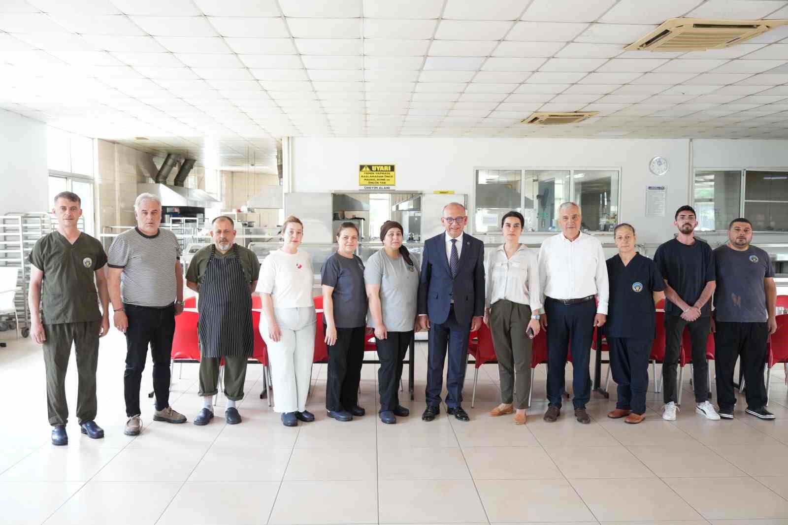 turgutlu-da-asevine-12-ton-400-kiloluk-kurban-bagisi