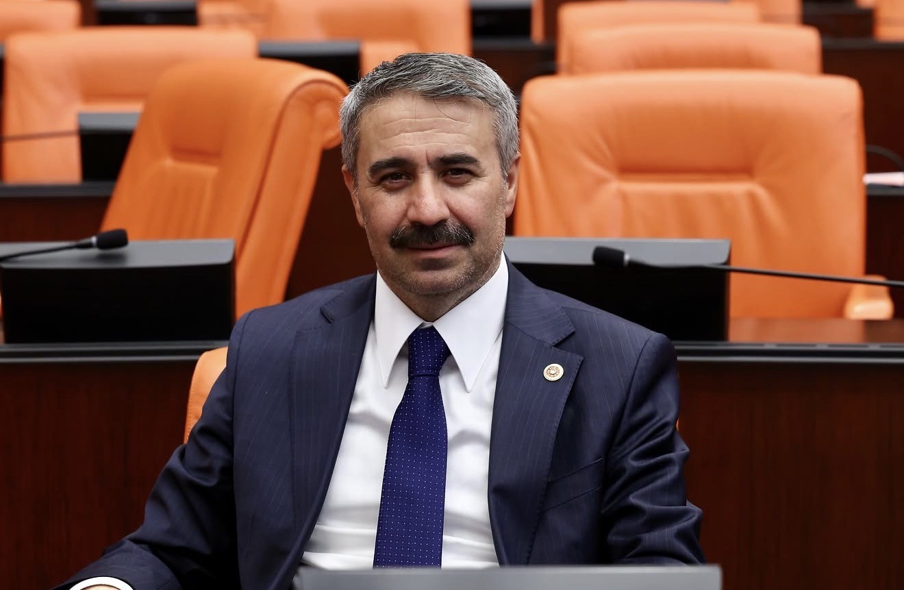 alkayis-celikhanli-ciftcilerimizin-magduriyetlerinin-giderilmesi-icin-sureci-yakindan-takip-ediyoruz