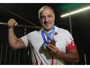 46 Yaşında Dünya Kick Boks Kupası 3.’sü