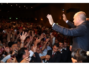 Cumhurbaşkanı Erdoğan Japonya’da Türk Vatandaşlarıyla Bir Araya Geldi