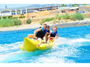 Yılın Transferi Frenkie De Jong’un Alanya’da Su Sporları Keyfi