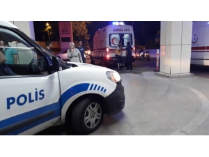 İzmit Barlar Sokağında Kesici Aletli Kavga: 2 Yaralı