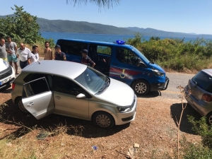 Aracın Camını Kırıp Milli Boksörün Çantasını Çaldılar