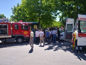 Özel Halk Otobüsü İle Otomobil Çarpıştı: 7 Yaralı