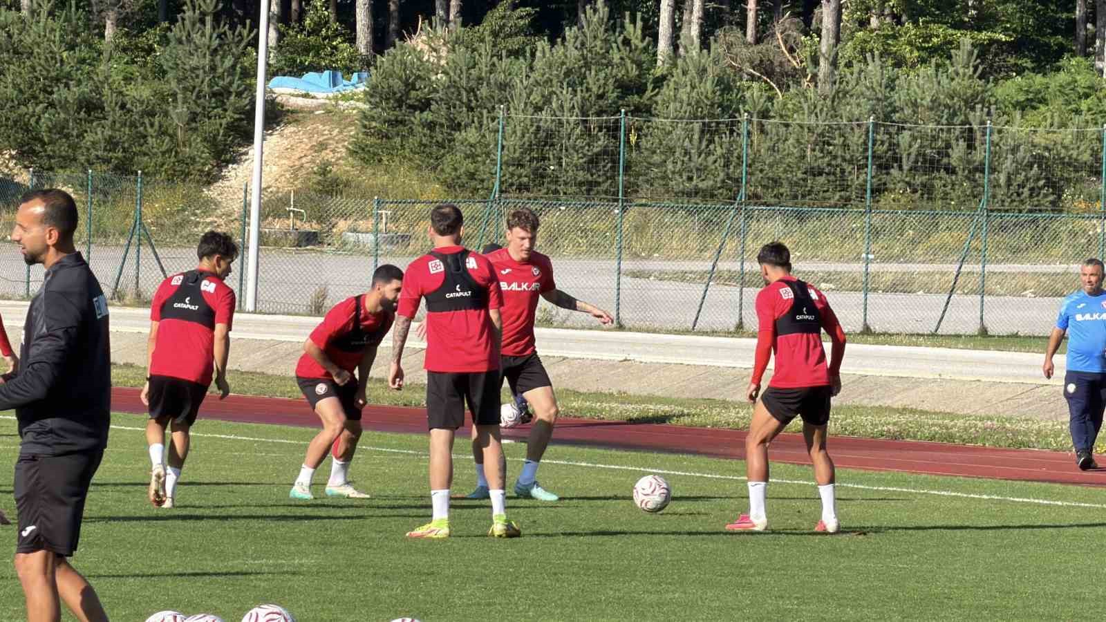 corum-fk-topuk-yaylasi-nda-calismalarini-surduruyor