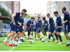 Başakşehir Sezonu Açıyor