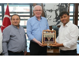 Yörük Beylerinden Kazım Kurt’a Ziyaret