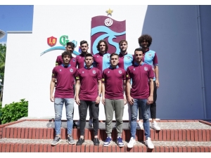 Trabzonspor 9 Futbolcuyla Sözleşme İmzaladı