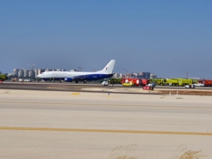 İsrail’de Uçak Acil İniş Yaptı