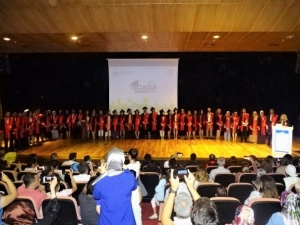 Dü Eczacılık Fakültesi İkinci Mezunlarını Verdi