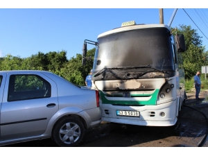 Park Halindeki Dolmuş Alev Aldı