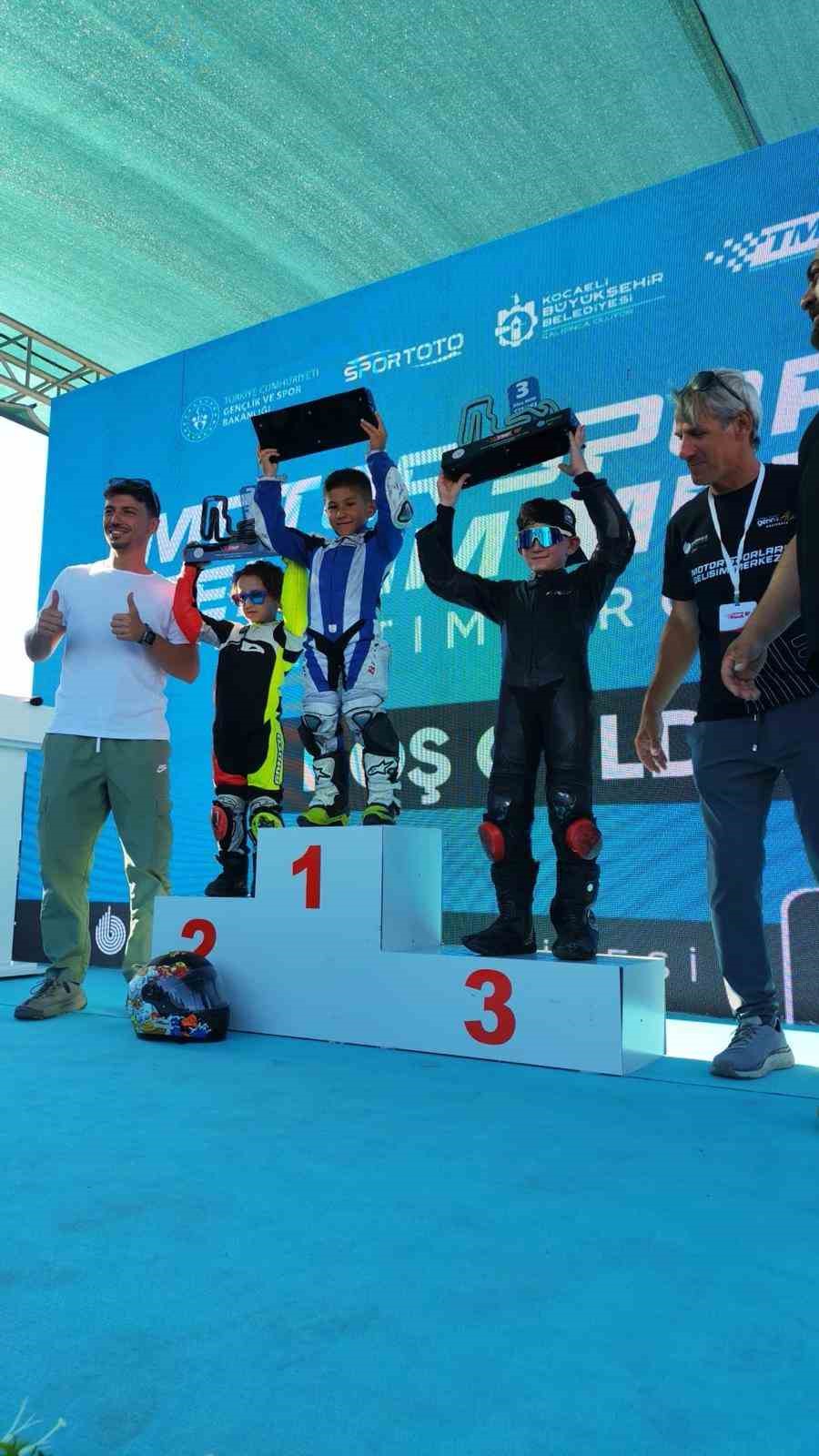 5-yasindaki-sporcu-turkiye-supermoto-sampiyonasi-nda-sampiyonluga-ulasti