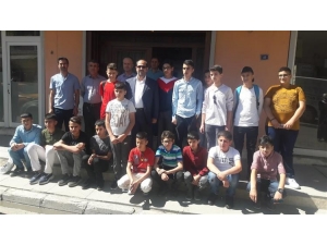 Hakkarili Öğrenciler İstanbul’a Uğurlandı