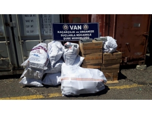 Van’da 7 Bin 350 Paket Kaçak Sigara Ele Geçirildi
