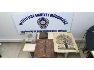 Mersin’de Tarihi Eser ’İncil’ Ele Geçirildi