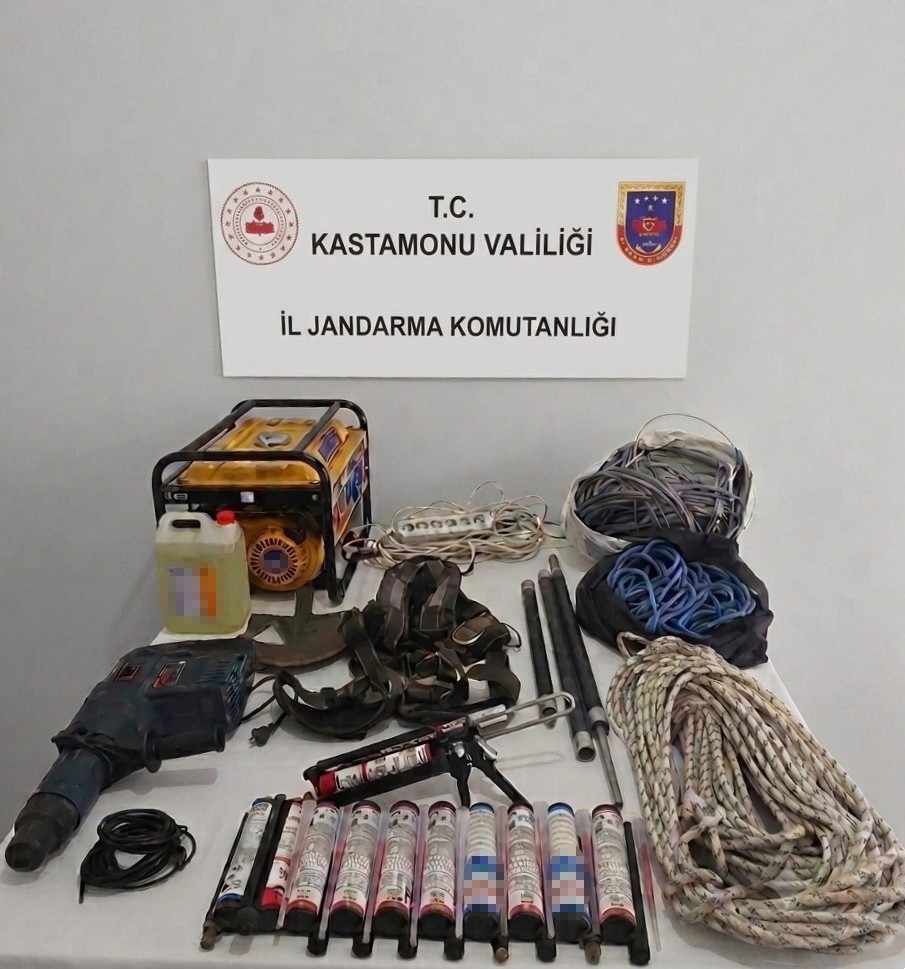 kacak-define-avcilari-fotokapanla-tespit-edildi-sucustu-yakalandi