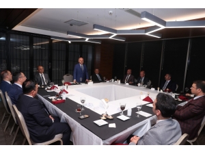 Vali Çakacak’tan Tayini Çıkan Adli Yargı Mensupları Onuruna Veda Yemeği