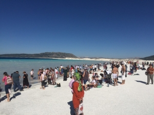 Türkiye’nin Maldivleri Salda Gölü’ne Ziyaretçi Akını