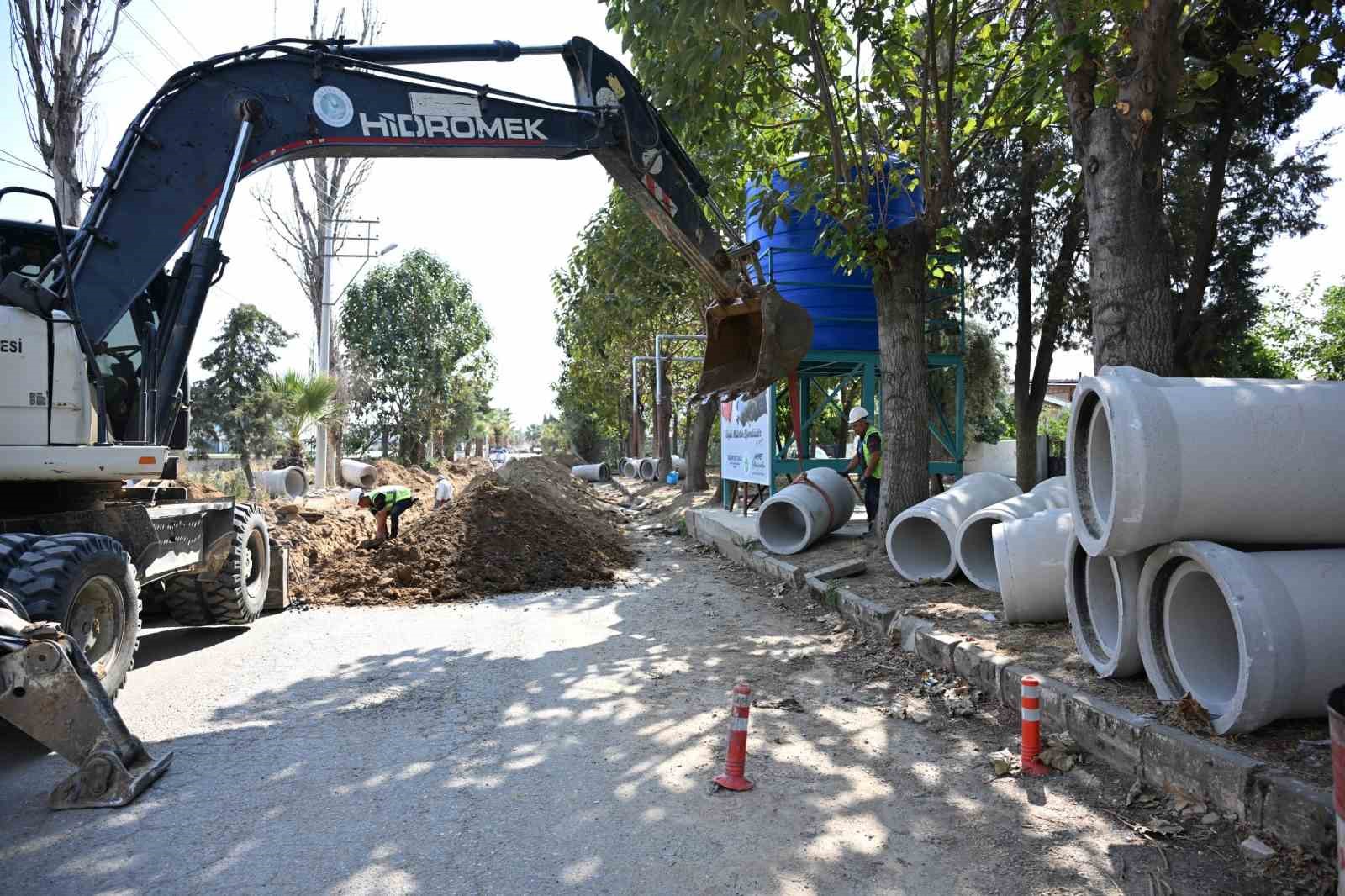 alasehir-de-taskinlara-karsi-1-2-kilometrelik-kolektor-hatti