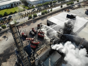 Plastik Fabrikasındaki Yangında 20 Kişi Yaralandı