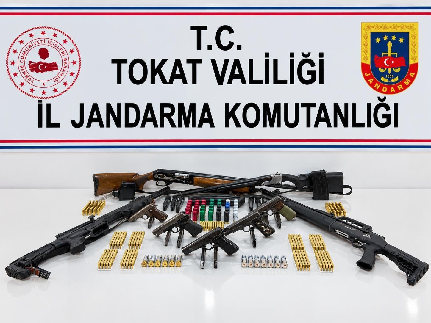 tokat-ta-ruhsatsiz-silah-ve-muhimmat-ele-gecirildi