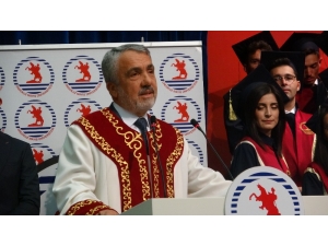 Diş Hekimliği Öğrencilerinin Mezuniyet Heyecanı