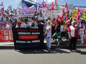 Fransa’da Acil Servis Çalışanları Grev Yaptı