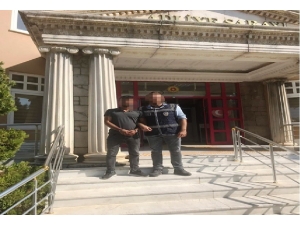 Aranan Hırsızlık Şüphelisi Kovalamaca Sonucu Yakalandı