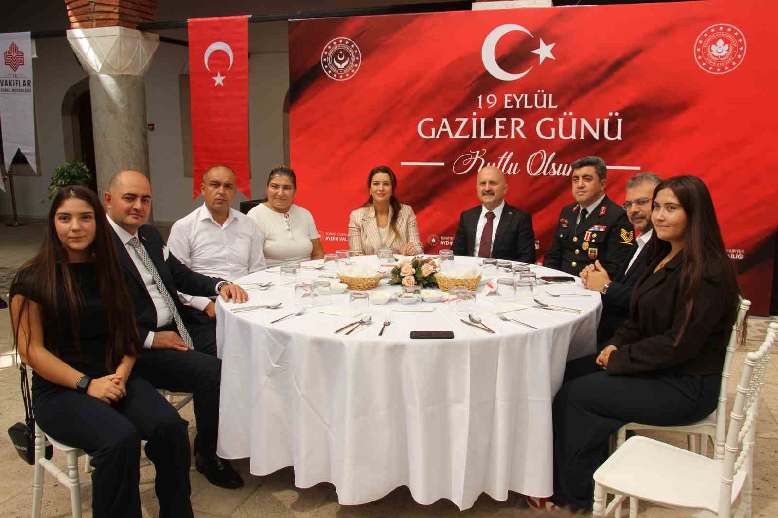aydin-da-gaziler-onuruna-yemek-programi-duzenlendi