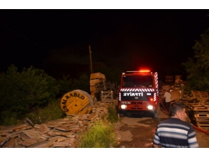 Nazilli’de Palet İmalathanesinde Yangın