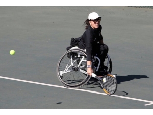 Büşra Ün, İsviçre’de Çiftlerde Şampiyon Oldu