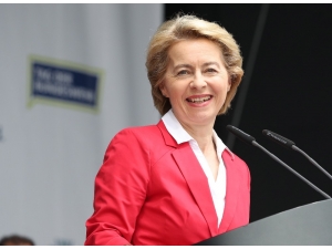 Almanya Savunma Bakanı Leyen, Ab Komisyonu Başkanı Oldu