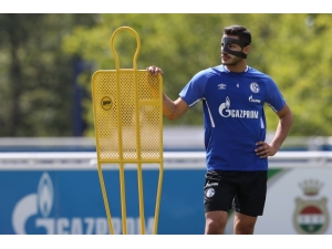 Schalke 04’e Yeni Transfer Olan Ozan Kabak Sakatlandı